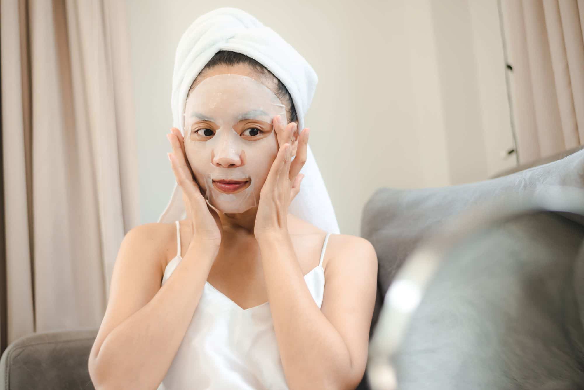 5 Key Face Mask Benefits And How To Use One