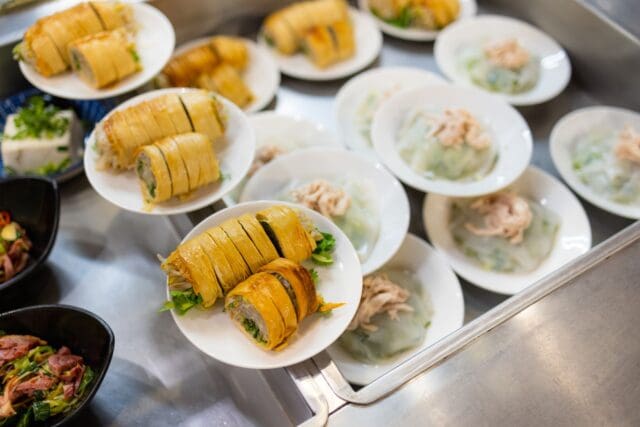 taiwanese-cuisine-food-in-local-food-store