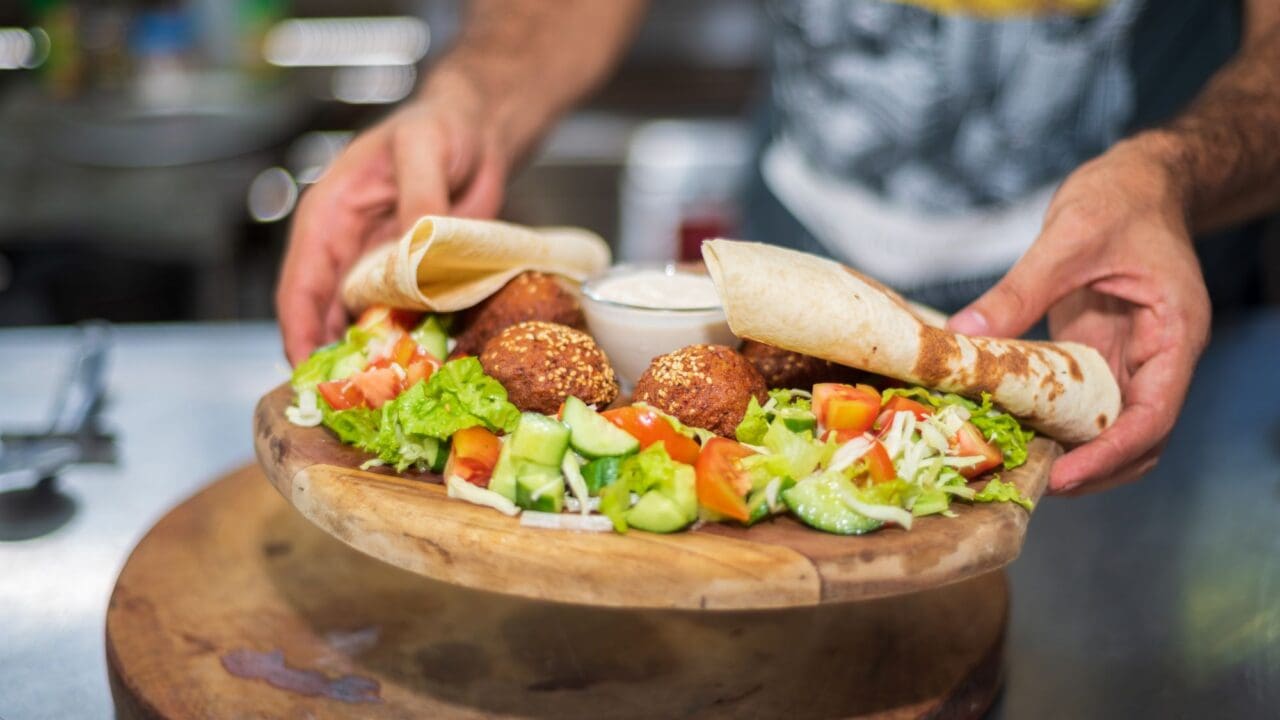 presenting-the-middle-eastern-lebanese-dish-falafe
